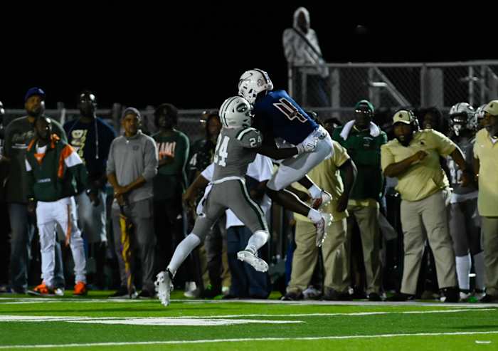 Chaminade-Madonna vs Miami Central Football - Robson Lopes - 08-26-20231122